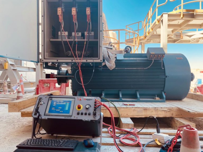Inducción de Pruebas Eléctricas en Maquinas Rotativas a Minera Spence